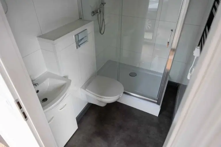 tuinhuis met toilet voorbeeld